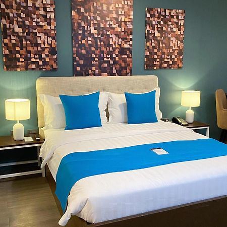 Fynn Boutique Hotel Bacoor エクステリア 写真
